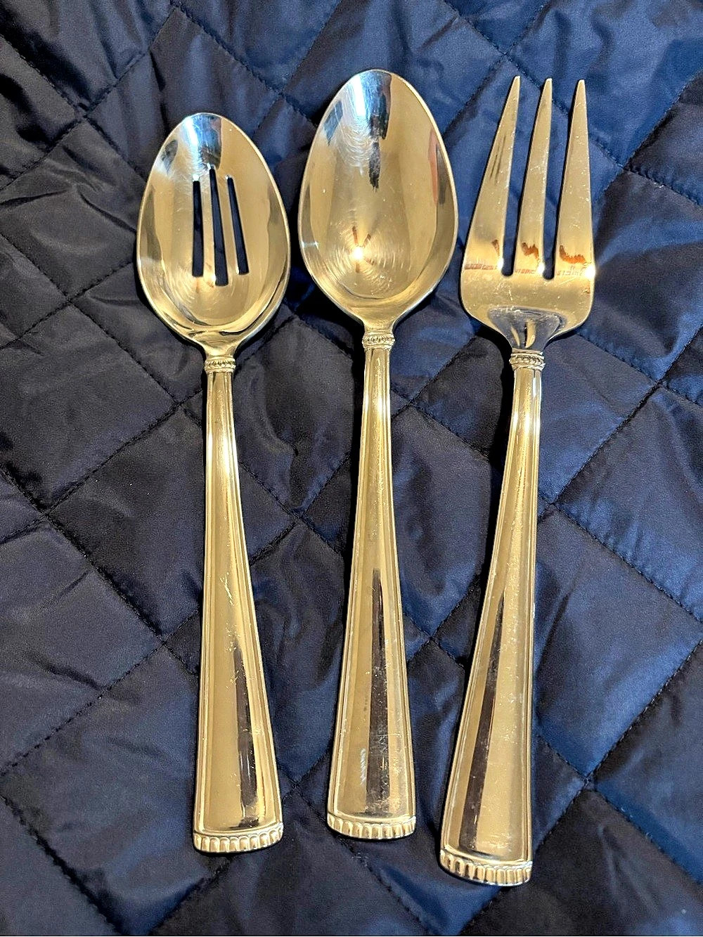 Silver-Tone Serving Flatware Serving Set. Excellent Used Condition.